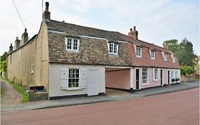 Cosy Courtyard Cottage Sleeps 4 With Log Burner, Close To Cambridge